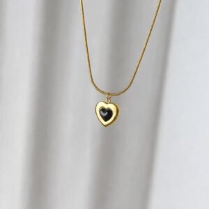 Black heart necklace